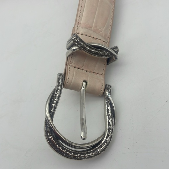 Brighton Statement  Leather Belt Croc Embossed Silver Hardware Pink Sz M 30 - Picture 2 of 7